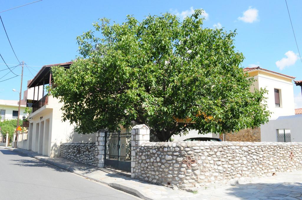 Christina Guest House Misztrász Kültér fotó